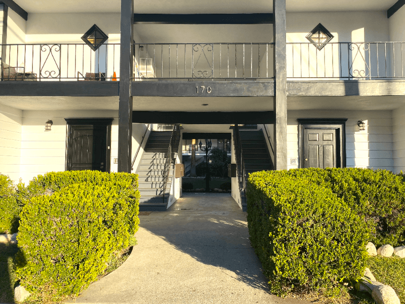 Pasadena Apartment: 170 S Chester