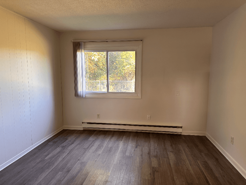 Amherst Apartment: 10 Belchertown Road #4