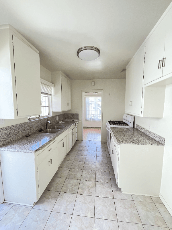 Los Angeles Apartment: 7021 Glasgow Ave