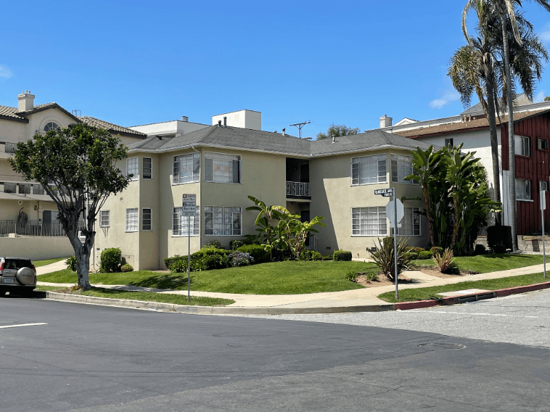 Los Angeles Apartment: 7021 Glasgow Ave