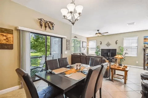 Lutz House: 17318 Old Tobacco Rd