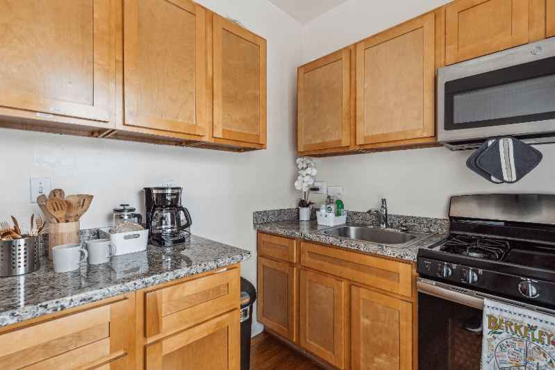 Berkeley Apartment: 2332 Fulton St.