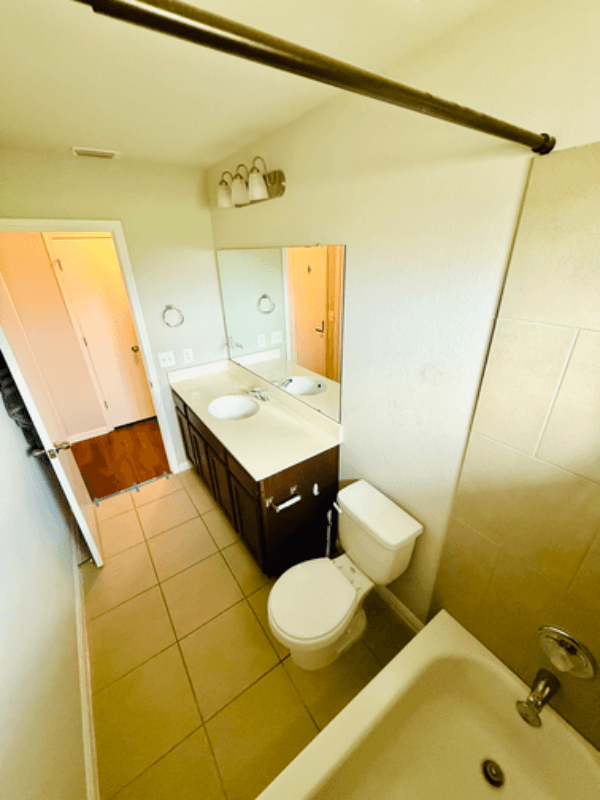 Buda Single Room: 400 Eagle Brook Ln