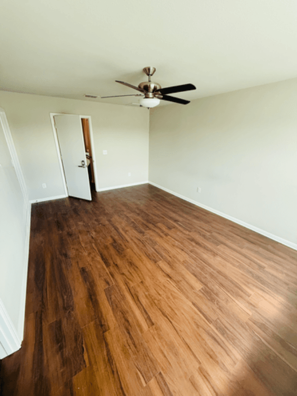 Buda Single Room: 400 Eagle Brook Ln
