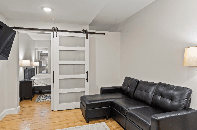 Manchester Apartment: 1361 Elm St