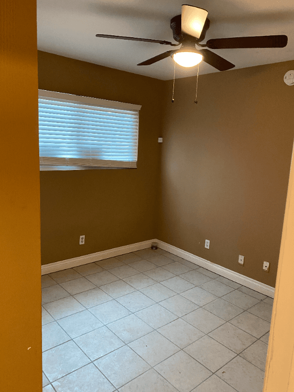 Lake Elsinore House: 16510 Lakeshore Drive