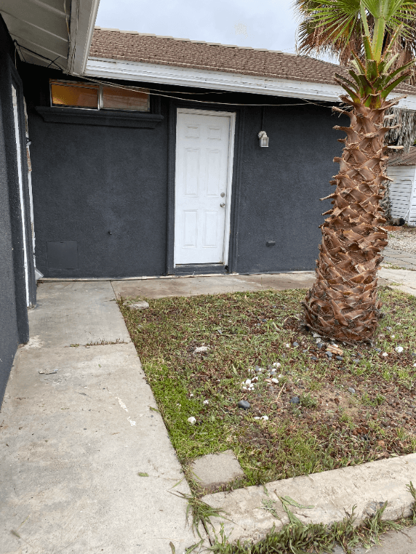 Lake Elsinore House: 16510 Lakeshore Drive