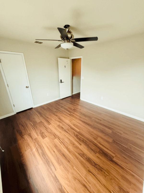 Buda Single Room: 400 Eagle Brook Ln