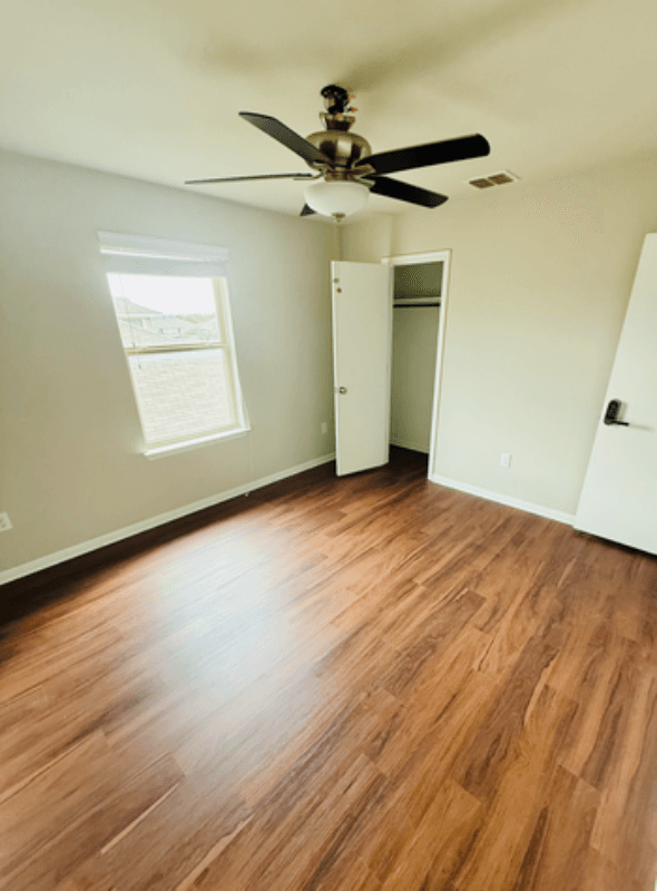 Buda Single Room: 400 Eagle Brook Ln