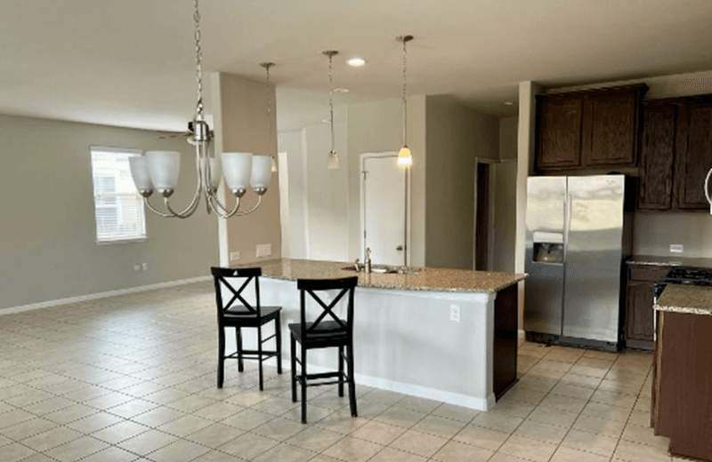 Buda Single Room: 400 Eagle Brook Ln