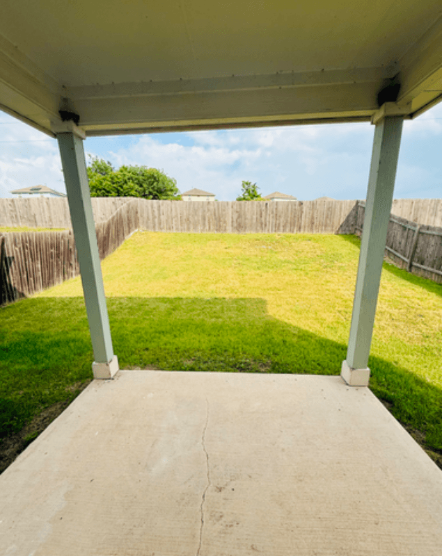 Buda Single Room: 400 Eagle Brook Ln