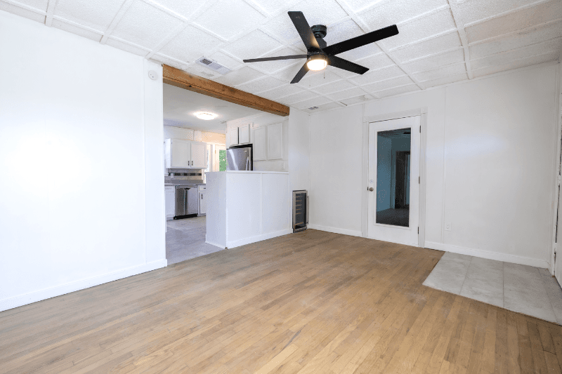 Killeen House: 901 Conder St