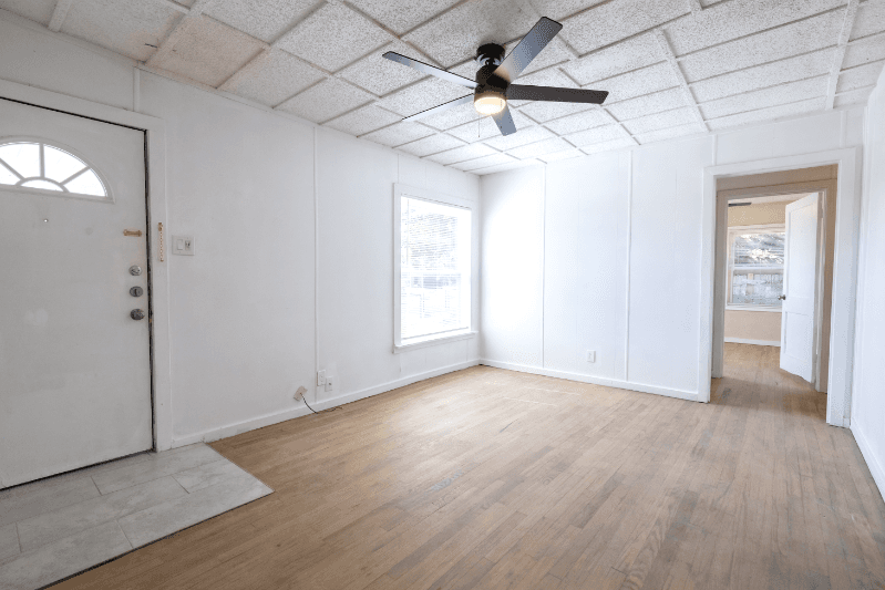 Killeen House: 901 Conder St