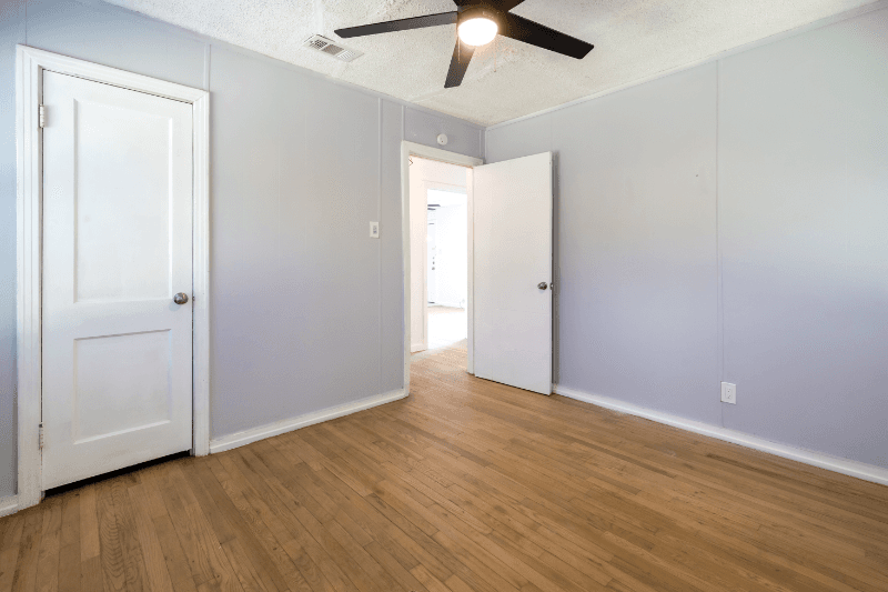 Killeen House: 901 Conder St