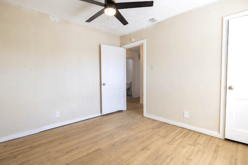 Killeen House: 901 Conder St