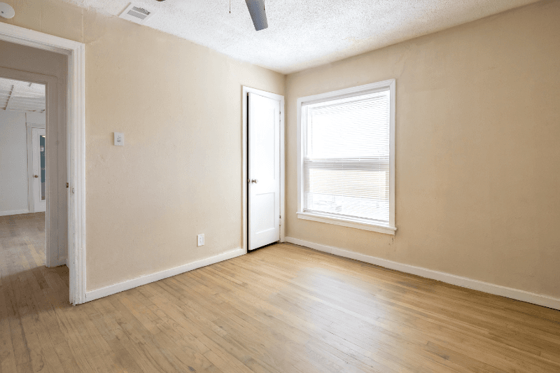 Killeen House: 901 Conder St