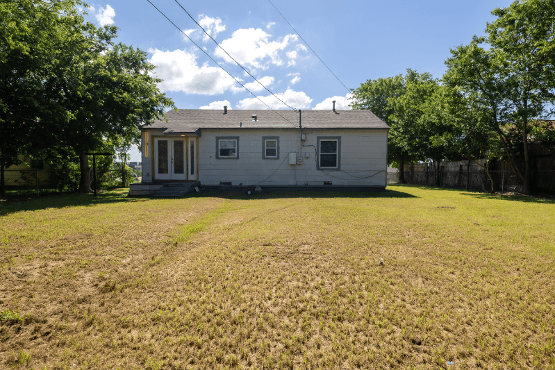 Killeen House: 901 Conder St