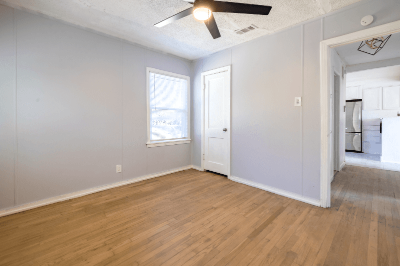Killeen House: 901 Conder St