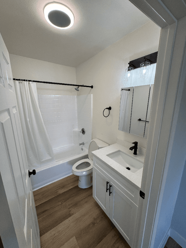Los Angeles House: 6321 Denver Ave