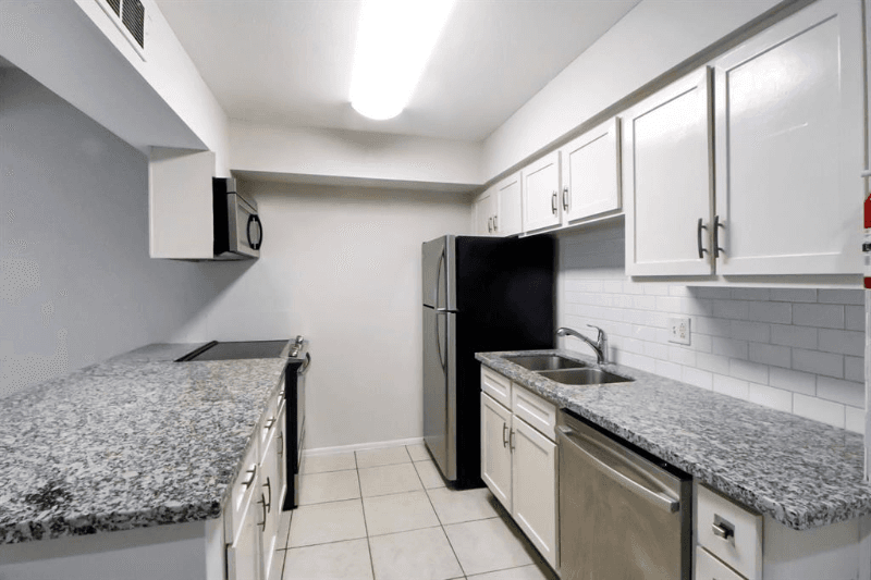Houston Condo: 5929 Queensloch Dr
