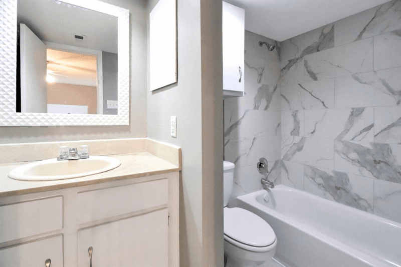 Houston Condo: 5929 Queensloch Dr