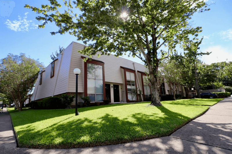 Houston Condo: 5929 Queensloch Dr