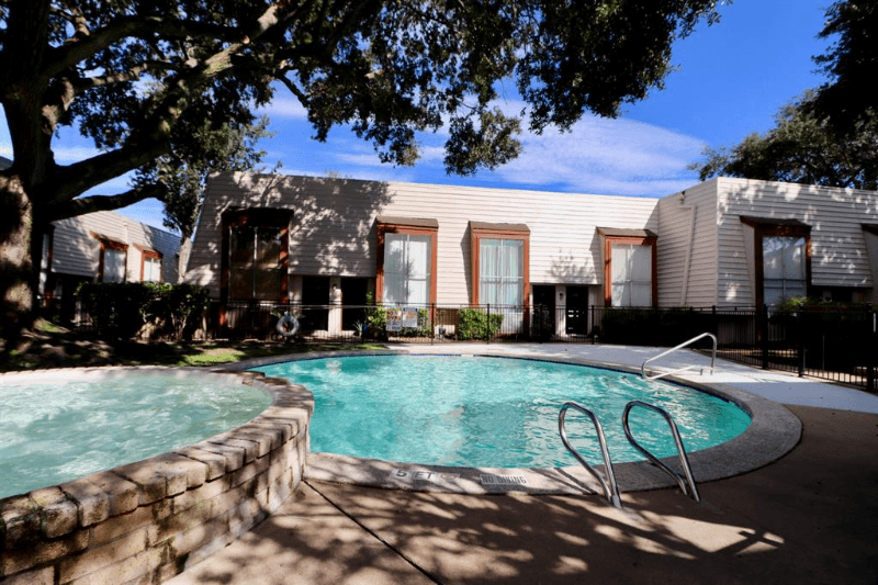 Houston Condo: 5929 Queensloch Dr