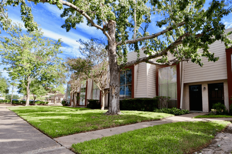 Houston Condo: 5929 Queensloch Dr