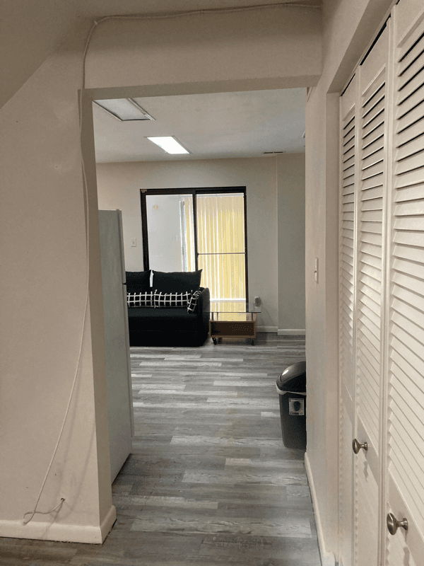 Bethesda Apartment: 7608 Carteret Rd