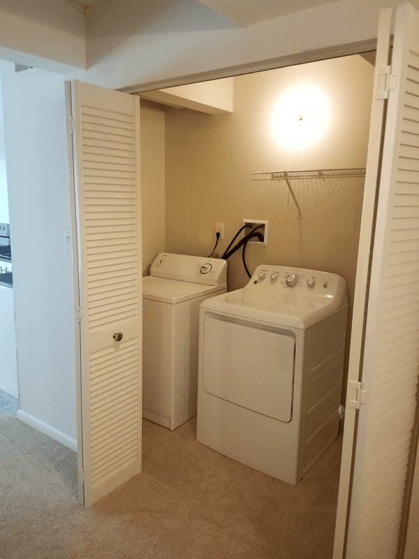 Bethesda Apartment: 7608 Carteret Rd