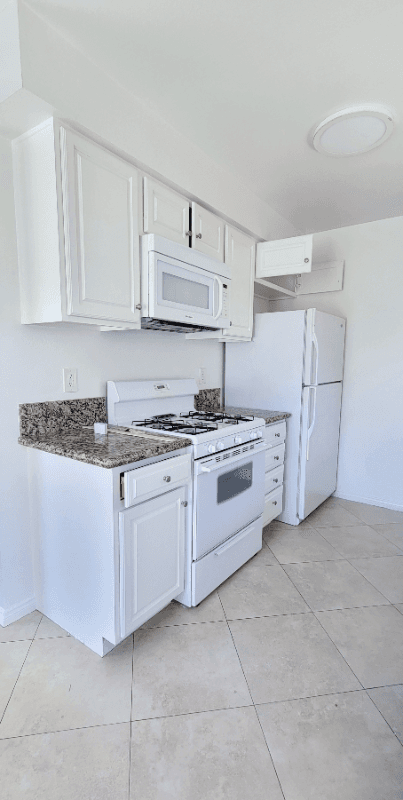 Los Angeles Apartment: 1802 N Wilton Place