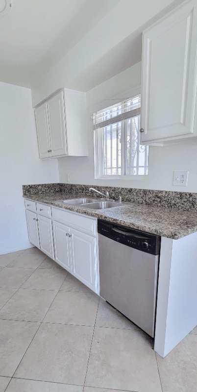 Los Angeles Apartment: 1802 N Wilton Place