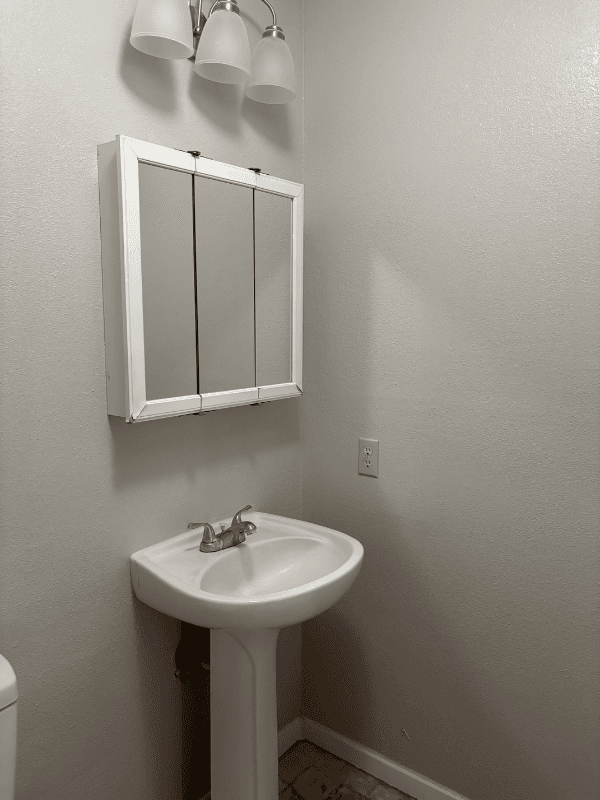 San Antonio House: 230 Schmeltzer Lane