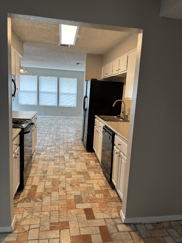 San Antonio House: 230 Schmeltzer Lane