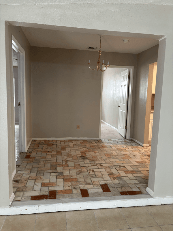 San Antonio House: 230 Schmeltzer Lane