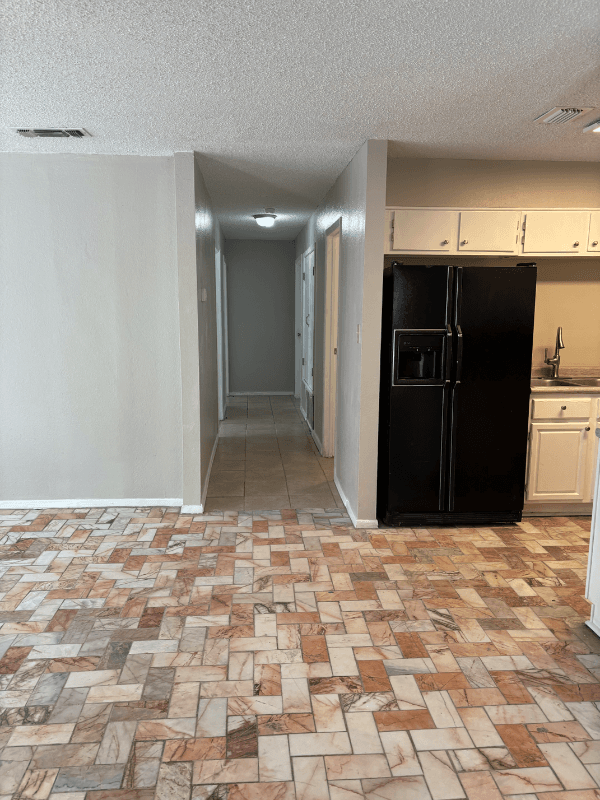 San Antonio House: 230 Schmeltzer Lane