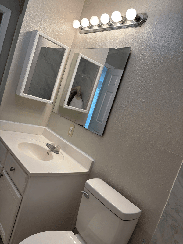 San Antonio House: 230 Schmeltzer Lane