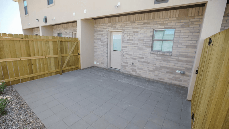 Edinburg Townhome: 520 Newport Ave