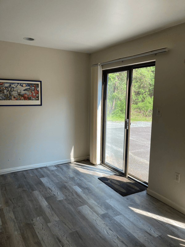 Bethesda Apartment: 7608 Carteret Rd