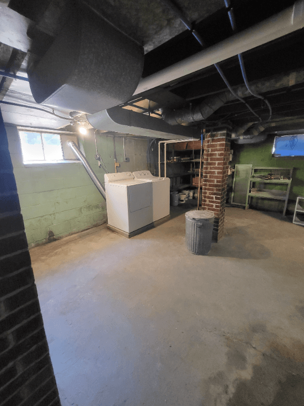 Fond du Lac House: 283 N Macy St