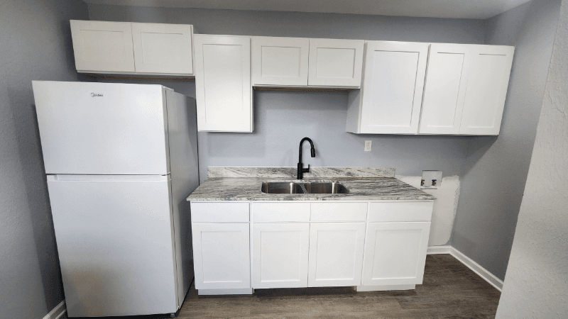 Broussard Apartment: 219 Leon Street