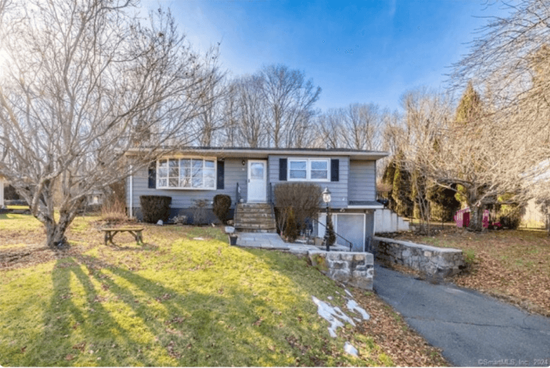 Danbury House: 21 Henso Dr