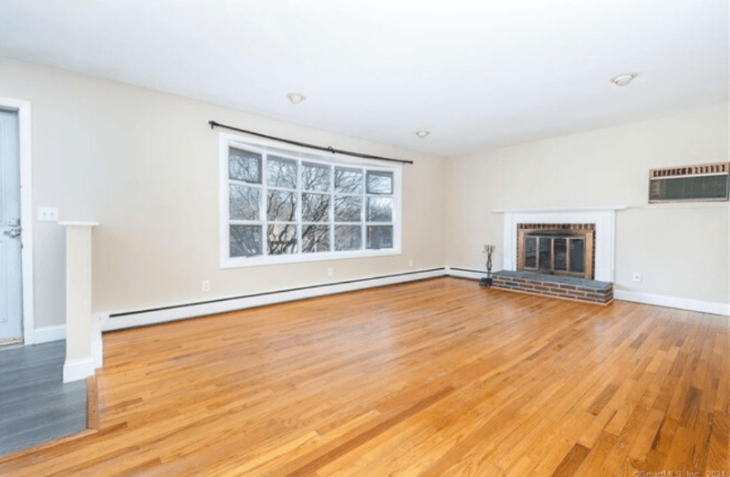 Danbury House: 21 Henso Dr