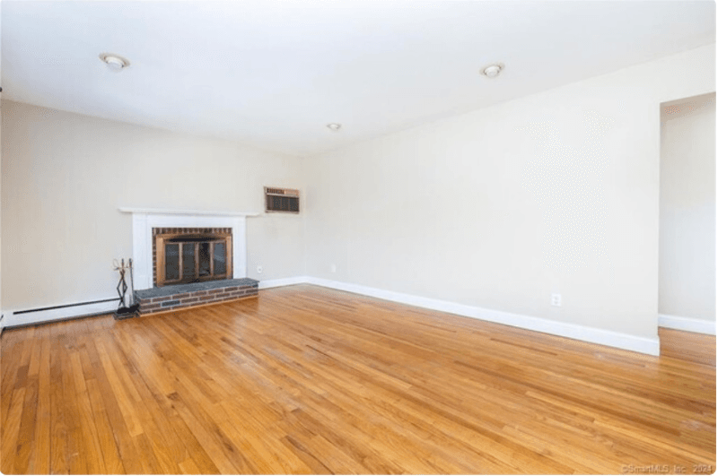 Danbury House: 21 Henso Dr