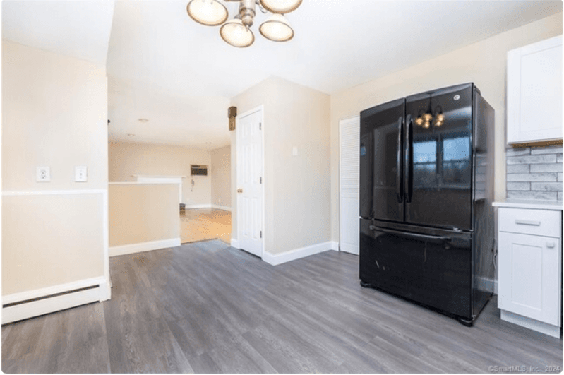 Danbury House: 21 Henso Dr