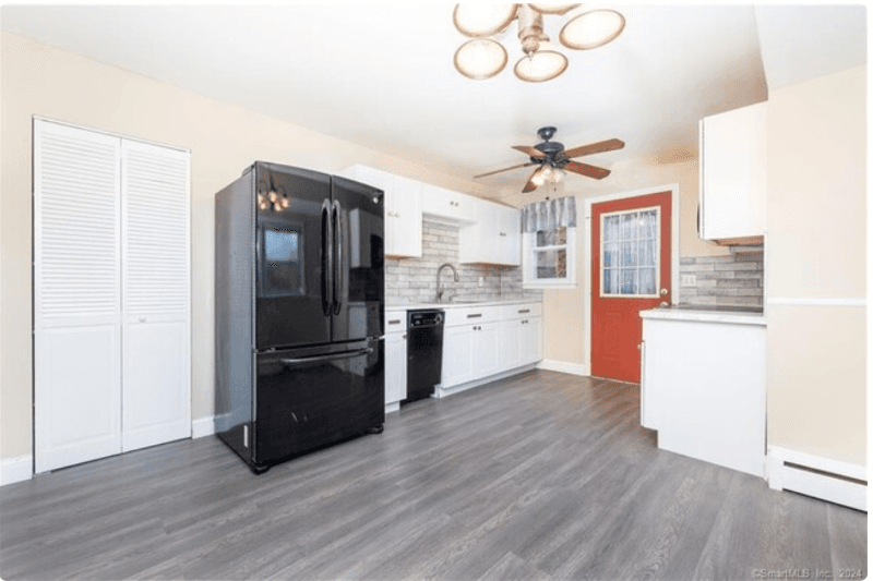 Danbury House: 21 Henso Dr