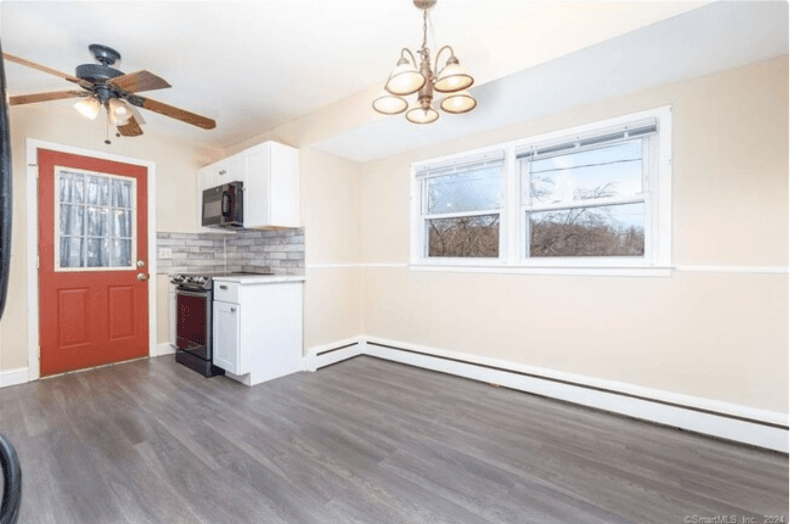Danbury House: 21 Henso Dr