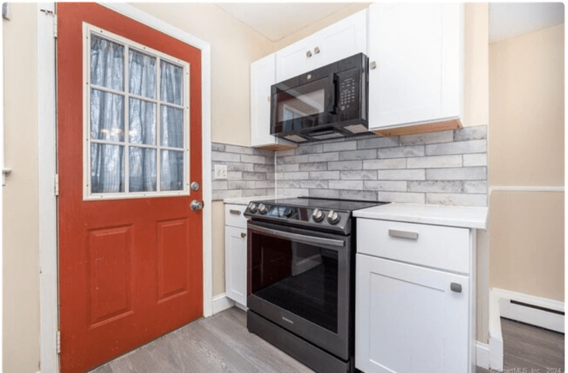 Danbury House: 21 Henso Dr
