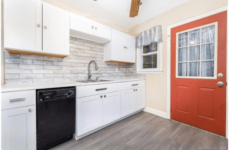 Danbury House: 21 Henso Dr