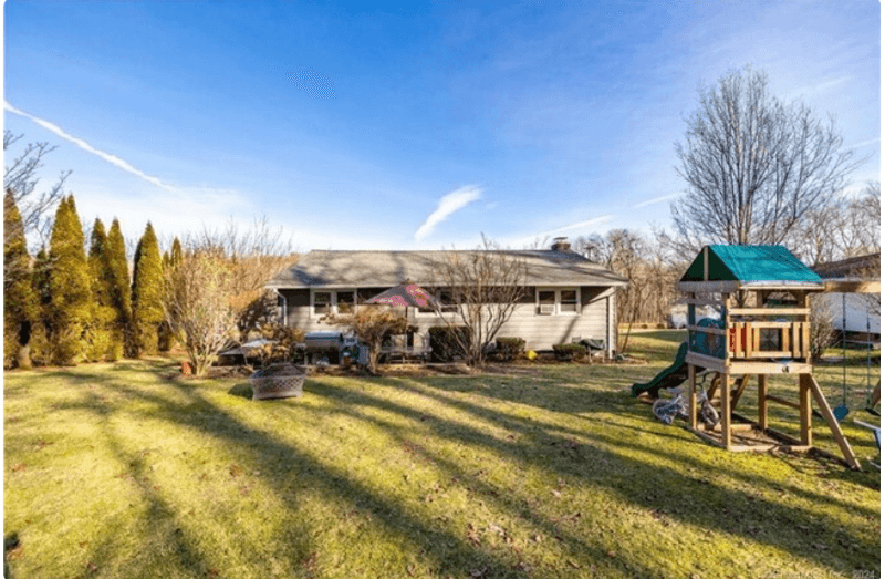 Danbury House: 21 Henso Dr
